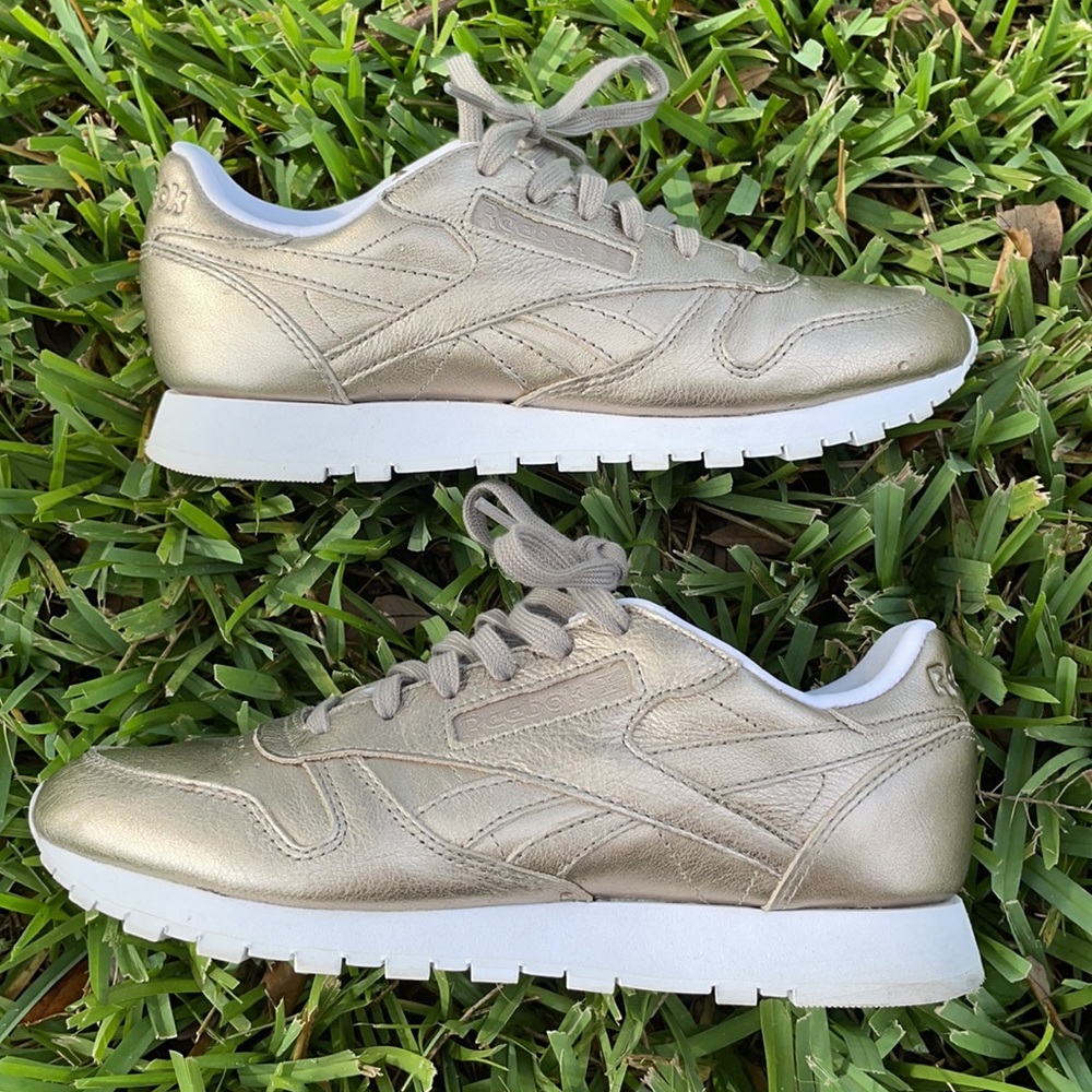 Rebook classic women’s 7.5